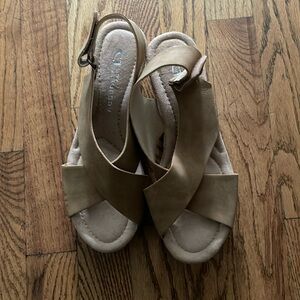 CL BY LAUNDRY WEDGE CORK CROSS STRAP SANDALS NEW 6 M SUEDE TAN BROWN